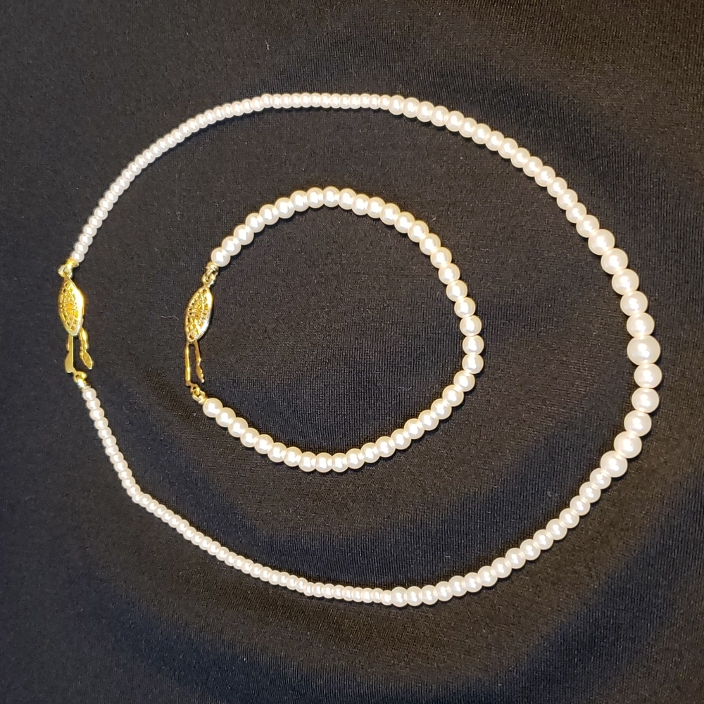 Faux Pearl Graduated Necklace & Bracelet Set